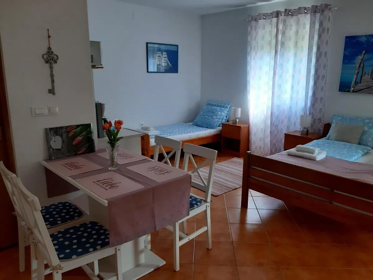 아파트 Apartmani Jasmin 고르니 카린 크로아티아
