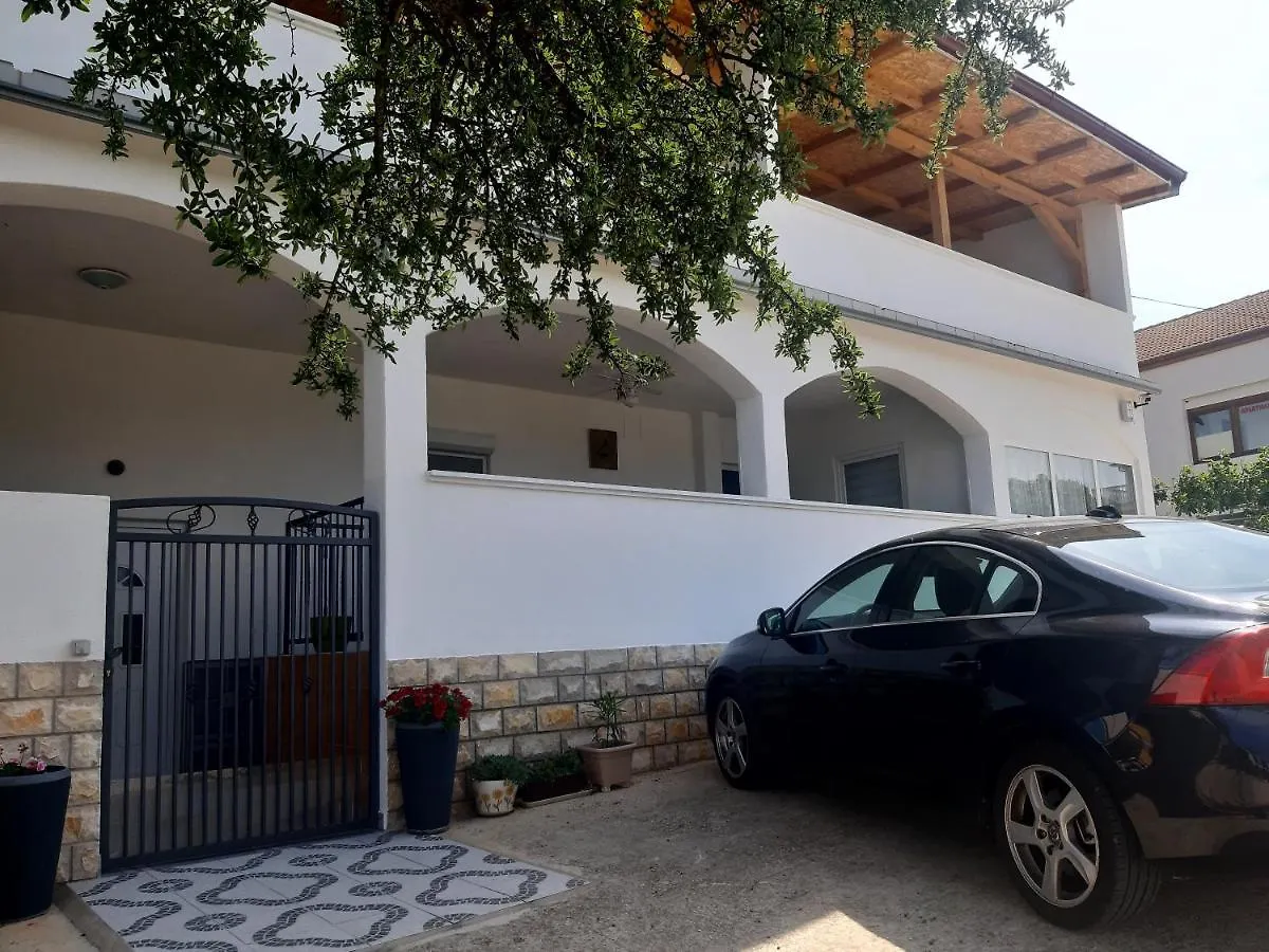 Apartmani Jasmin Gornji Karin 0*,  Croatia
